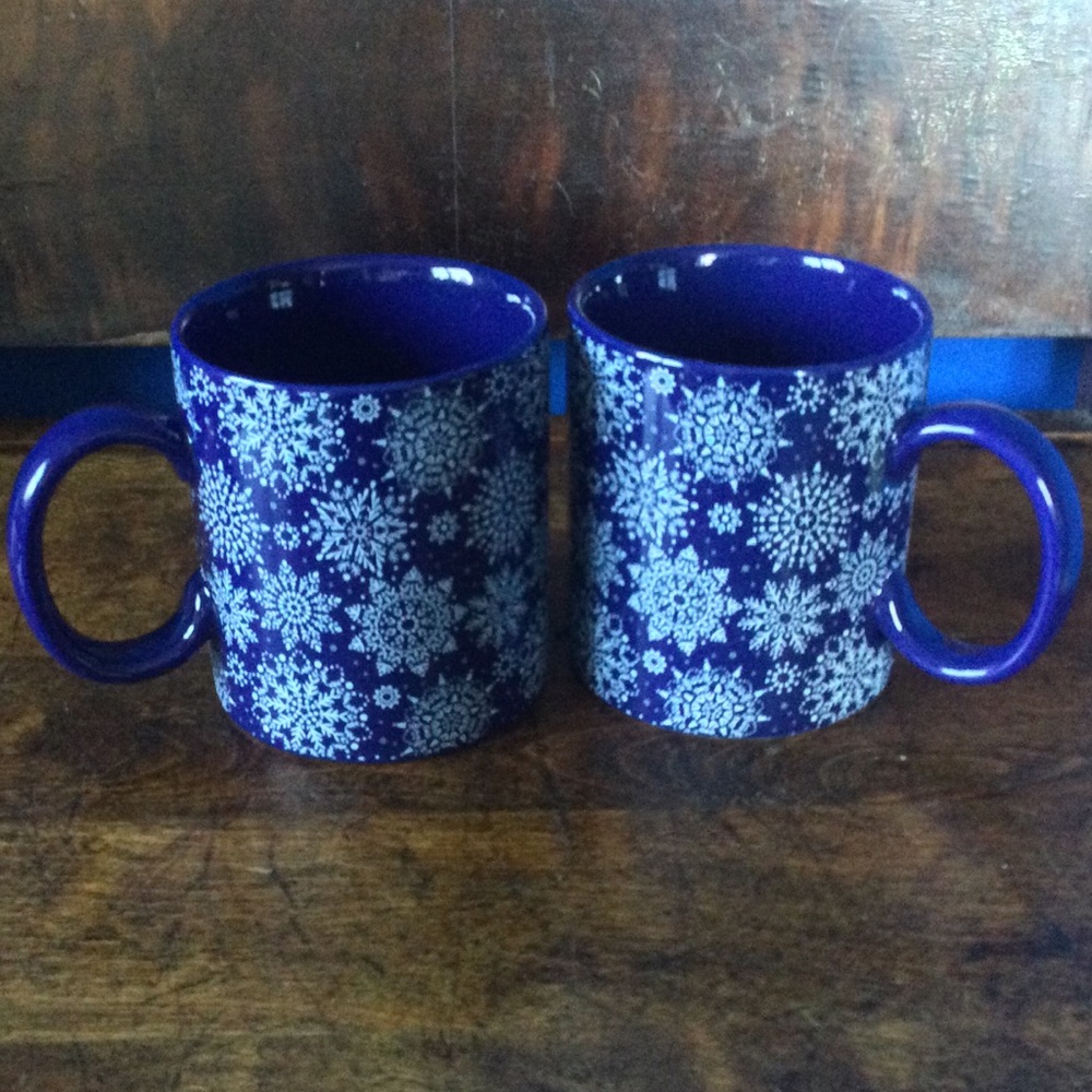 Chic & Tonic Blue Snowflake Mugs 16 Oz Coffee Set of 2 Fast